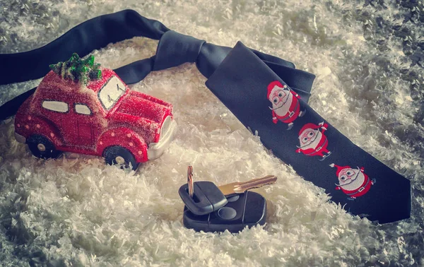 Kerst Droom Man Geschenk Rode Auto Met Sleutels Stropdas Een — Stockfoto