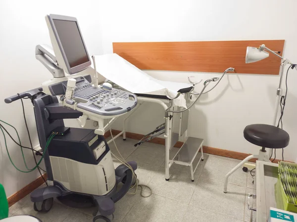 Gynaecologie Kamer Met Echografie Machine Brancard — Stockfoto