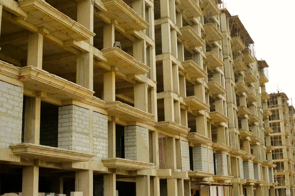 Lucknow, Hindistan - Haziran 2017: Lucknow 'da yeni inşaat