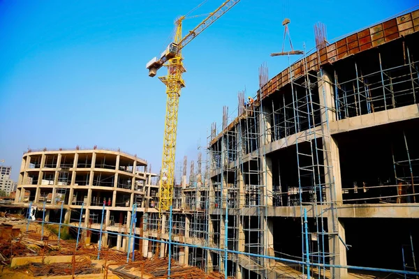 Hyderabad, Hindistan - Haziran 2019: Hyderabad 'da yeni inşaat