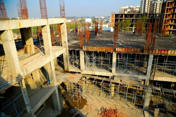 Delhi, Hindistan - Mart 2018: Mumbai 'de yeni inşaat