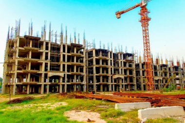 Suriye, Gujrat, Hindistan - Haziran 2019: Suriye 'de büyük binaların yeni inşasına bakış