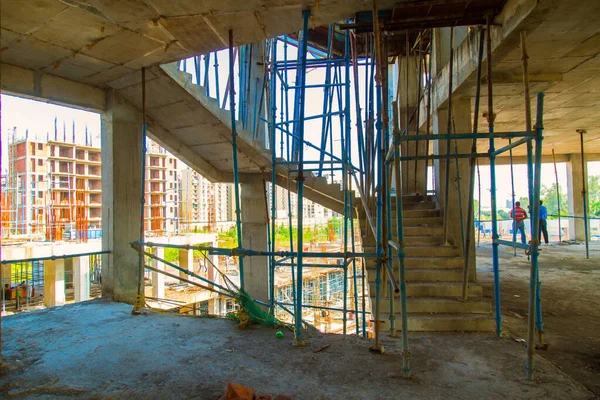 Ranchi, Hindistan - Haziran 2019: Ranchi 'de inşaat halindeki bir binanın manzarası