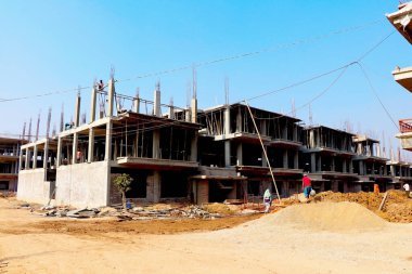 Ahmedabad, Gujrat, Hindistan, Mart 2020: Ahmedabad 'da yeni inşa edilen binanın soyut görüşü