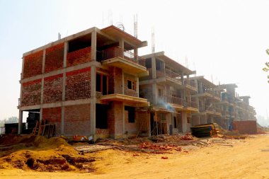 Ahmedabad, Gujrat, Hindistan, Mart 2020: Ahmedabad 'da yeni inşa edilen binanın soyut görüşü