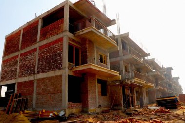 Ahmedabad, Gujrat, Hindistan, Mart 2020: Ahmedabad 'da yeni inşa edilen binanın soyut görüşü