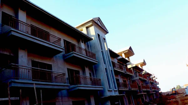 Ajmer, Rajasthan, Hindistan, - Temmuz 2020: Yeni bina inşaatının soyut görünümü, Ajmer 'de işçilik üzerinde çalışıyor