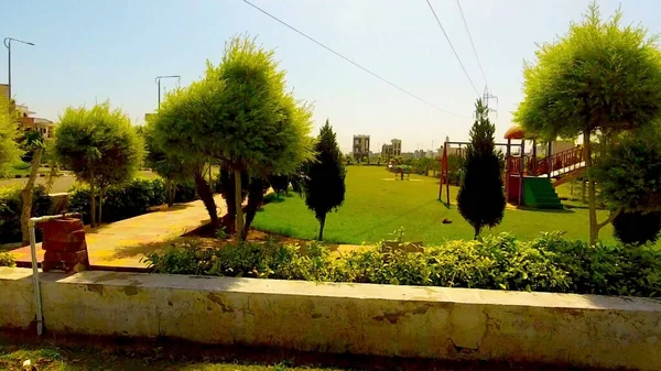 Barmer, Rajasthan, Hindistan, Mart 2020: Barmer 'deki güzel parkların manzarası