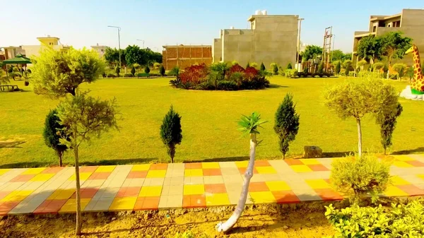 Barmer, Rajasthan, Hindistan, Mart 2020: Barmer 'deki güzel parkların manzarası
