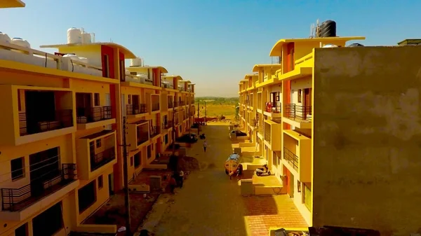 Latur, Maharashtra, Hindistan, Mart 2020: Latur 'da evi olan bir kasabanın soyut görünümü