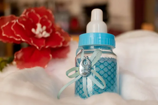 Pamukta sahte gülle mavi bebek oyuncağı