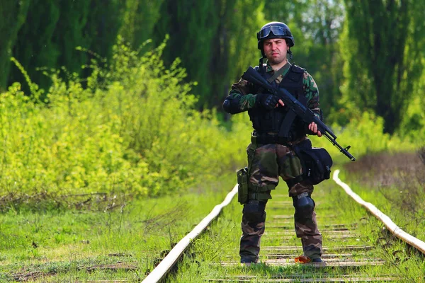 兵士は戦略的に重要な目的 鉄道を押収した ライフスタイル — ストック写真