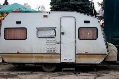 Retro kampçı arka planda