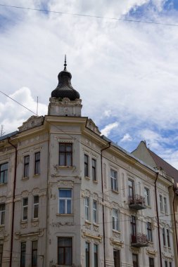 19. yüzyılın Avusturyalı mimarisi Chernivtsi sokaklarında