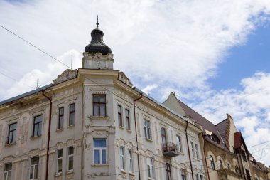 19. yüzyılın Avusturyalı mimarisi Chernivtsi sokaklarında