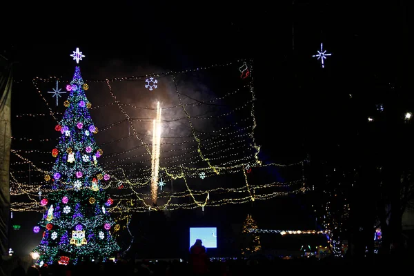 Night Salute City Christmas Tree Midnight Blurred Background — Stock Photo, Image