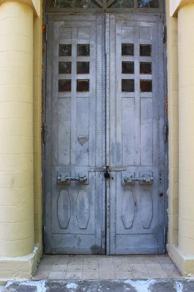 Symbole Porte Métallique Énorme Fermé — Photo