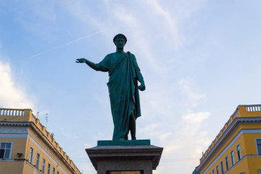 Duke Richelieu anıtı. Odessa şehrinin ana sembolü. Turistler arasında en popüler yer. Arkaplan