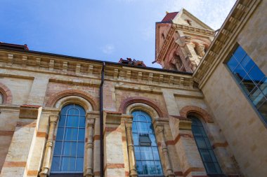 Gotik tarzdaki Katolik Kilisesi