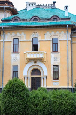 Piskoposluk bölgesinin tarihi binası 1924-1934 yılları arasındadır. Dini mimari miras.