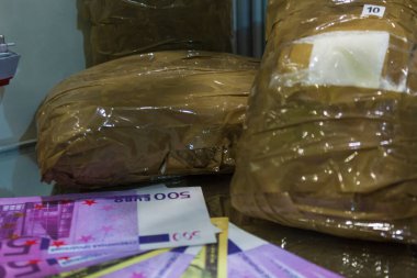 Günlük nesneler gibi gizlenen uyuşturucu kaçakçılığı durduruldu..