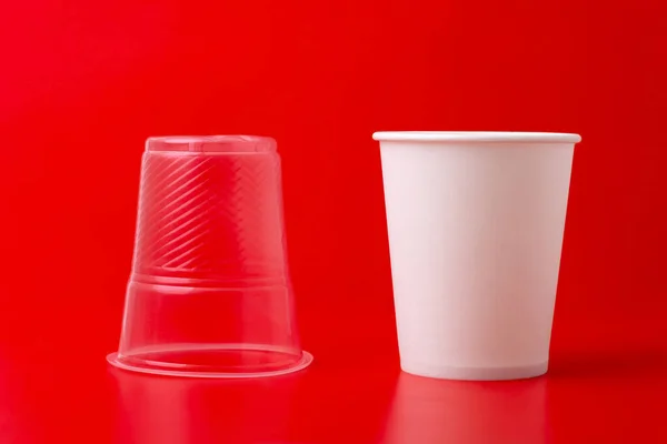 Copa Plástico Invertido Como Símbolo Rechazo Plástico Taza Papel Ecológico — Foto de Stock