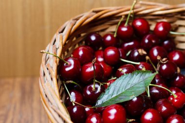 Sepet hasat döneminde kirazlar