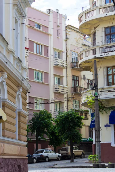 Chernivtsi Ucrania Julio 2018 Arquitectura Inusual Ciudad Calles Estrechas Redondeadas — Foto de Stock