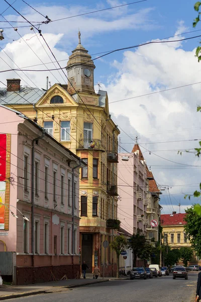 チェルニフツィ ウクライナ 2018年7月1日市内の旧市街にある19世紀のオーストリア建築を保存 — ストック写真