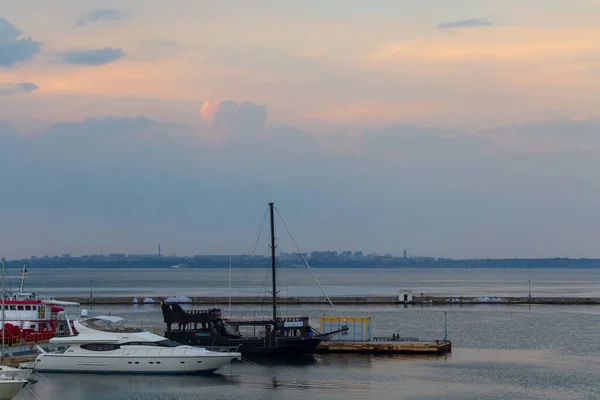 Odessa Ukraine Juli 2018 Liegeplatz Marinestation Mit Sportbooten Abend Nach — Stockfoto