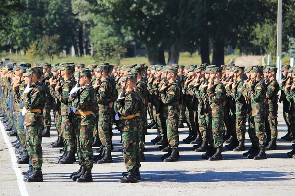 バルティ ベルツィー モルドバ2018年9月21日軍のオープン日 伝統的に この日はパレードや新入社員の誓いです — ストック写真