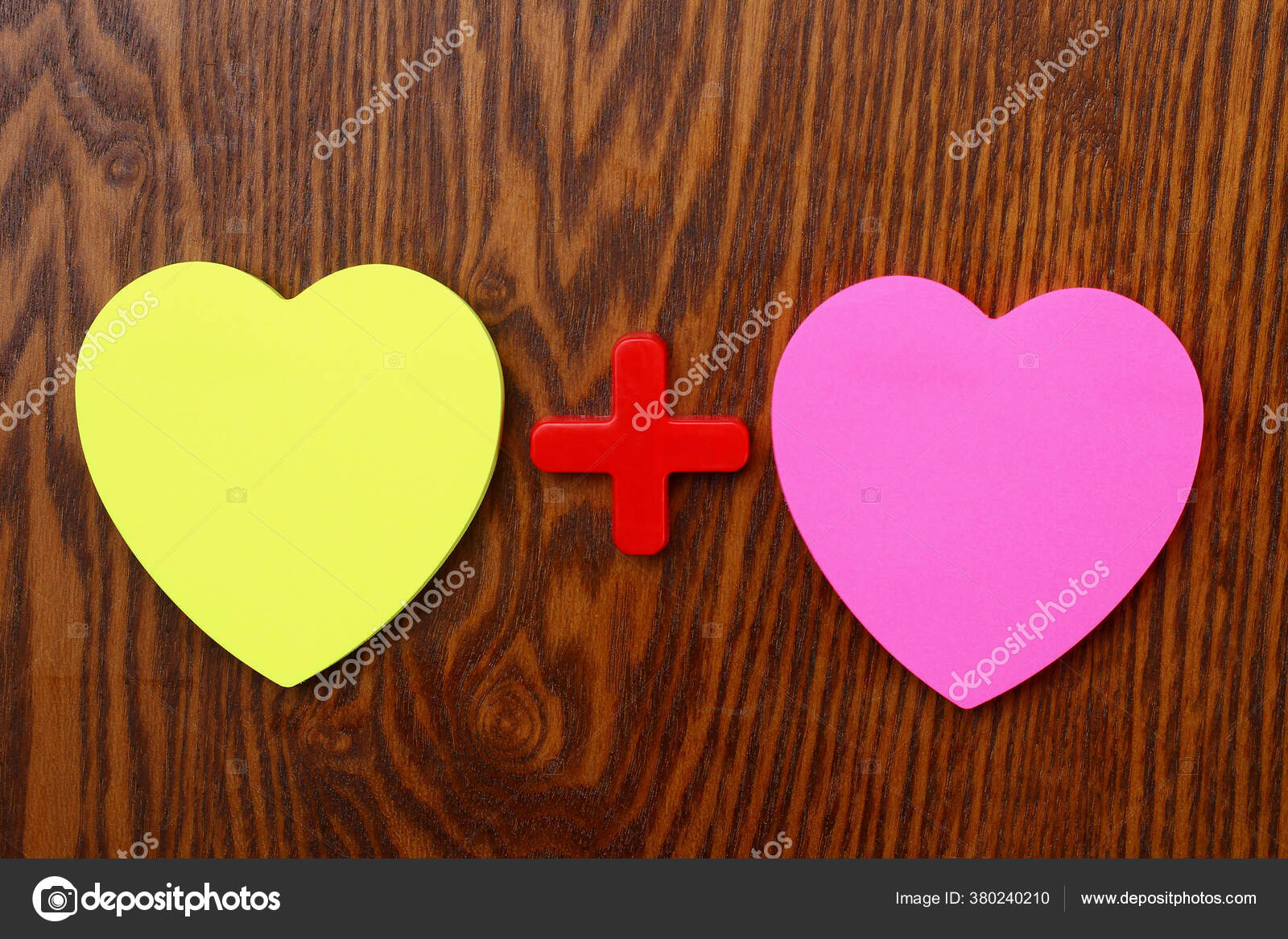 Dua Stiker Berbentuk Hati Kosong Dengan Tanda Latar Belakang Simbolis Stok Foto C Luckyuran 380240210