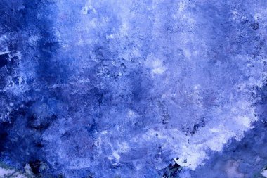 Güzel desenli duvar sıvası. Tasarımda yılın ana eğilimi olarak koyu mavi renk.