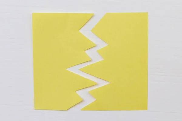 Adesivo Carta Tagliata Tavolo Legno Bianco Sfondo Con Copyspace Mockup — Foto Stock