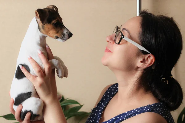 Retrato Casero Del Estilo Vida Una Mujer Blanca Joven Con — Foto de Stock