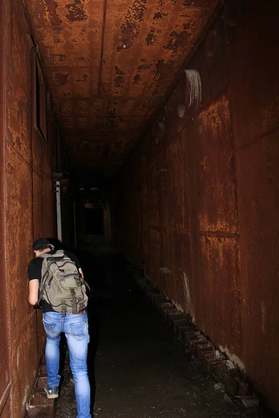 Ciemne Podziemne Korytarze Opuszczonego Schroniska Największym Tajnym Obiektem Zsrr Jest — Zdjęcie stockowe