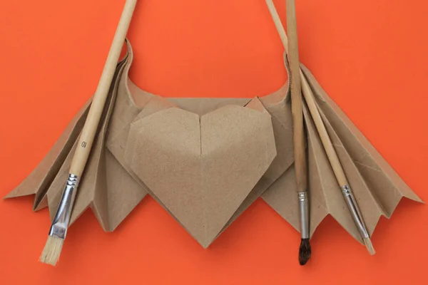 Origami Papieren Hart Model Selectieve Focus Verfkwasten — Stockfoto