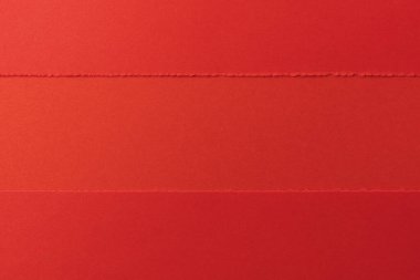 Yırtılan kağıt kopyalama alanı ile soyut bir arkaplan oluşturur.