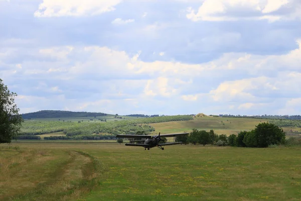 Ancien Avion Classique Rétro Vintage Avec Hélice Décollant Aérodrome — Photo