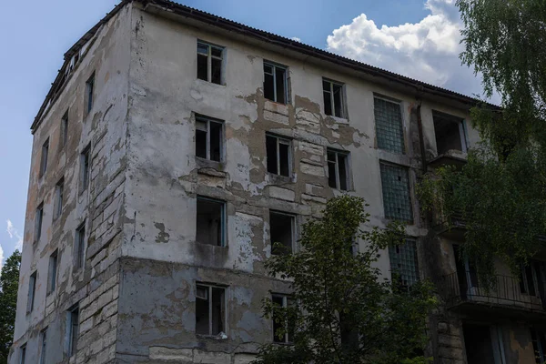 종말론적 배경을 무시무시 건물이 파괴되었다 — 스톡 사진