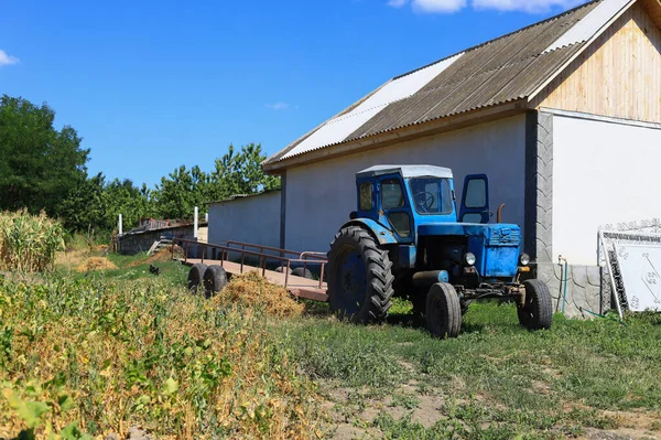 Rural House Tractor Rustic Background — Stock Photo, Image