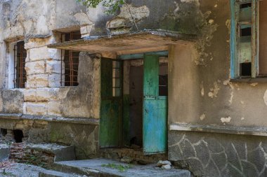 Eski korkunç grunge kıyamet sonrası arkaplanını yok etti