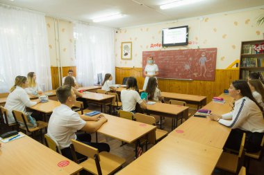 1 Eylül 2020 Balti veya Beltsy Moldova uzun bir aradan sonra okulun ilk okul günü covid-19 salgını ve yaz tatilleri nedeniyle