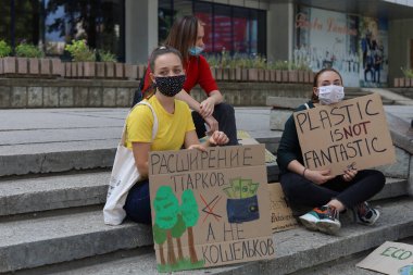 25 Eylül 2020 Balti veya Beltsy Moldova Gençliği dünya ekolojisini desteklemek ve plastiğin reddedilmesini protesto eylemi