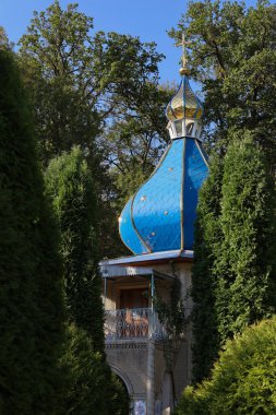 Tiganesti, Moldova ilginç bir mimari ve manzara tasarımına sahip eski bir erkek manastırı. Seyahat için cazibe. Hoş geldiniz.