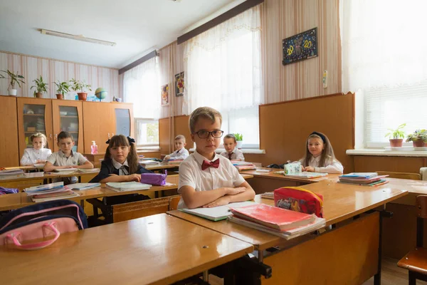 1 Eylül 2020 Balti veya Beltsy Moldova uzun bir aradan sonra okulun ilk okul günü covid-19 salgını ve yaz tatilleri nedeniyle
