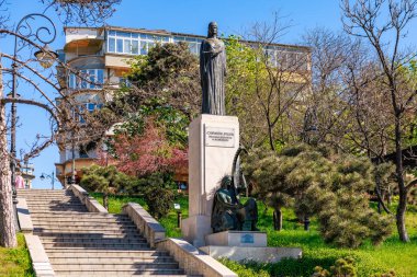 Varna Park 'taki Aziz Cyril ve Metodius Anıtı. 3 Mayıs 2025 Romanya.