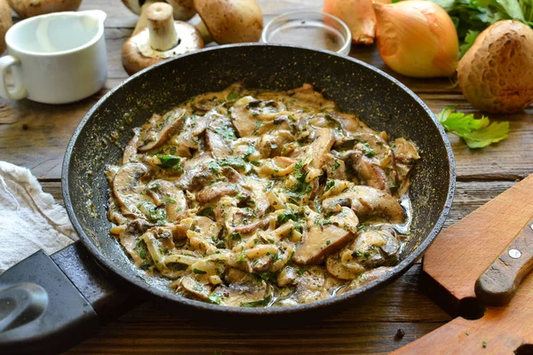 Royal Champignons Sour Cream Sauce Recipe Step Step Cooking Mushrooms — Stock Photo, Image