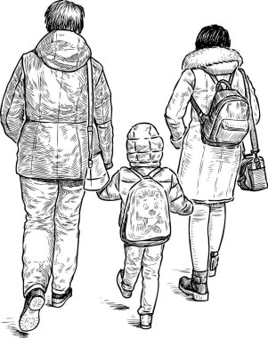  çocukları ile townswoman sokakta aşağı gidiyor