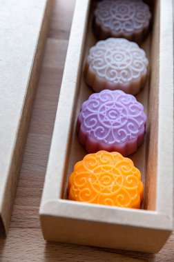 Kağıt kutuda batarya yapımı sabunlar. Hediye paketi.